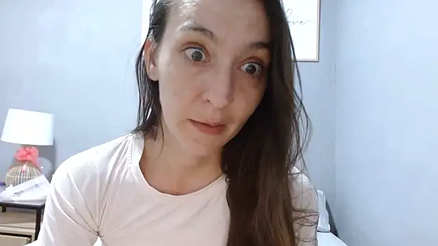 Sonyasays live cam on StripChat