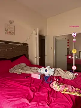 ladycreamypr2 live webcam show