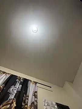 Indiazinhax live webcam show