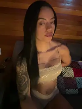 Morenaviip live webcam show