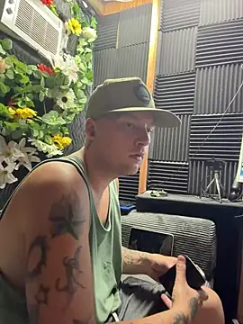 JizzyJazzunleashed live webcam show