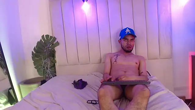 aji_golds live webcam show