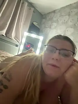 LucieLouBabe live webcam show