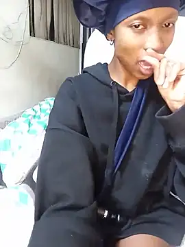 creamyslender23 live webcam show