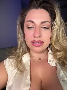 miamellycious live webcam show