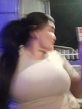 Zuleyka_47 live cam on StripChat