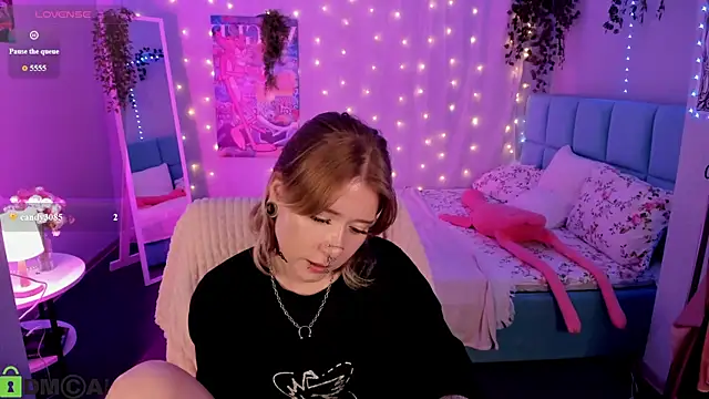 Elira_Vane live cam on StripChat