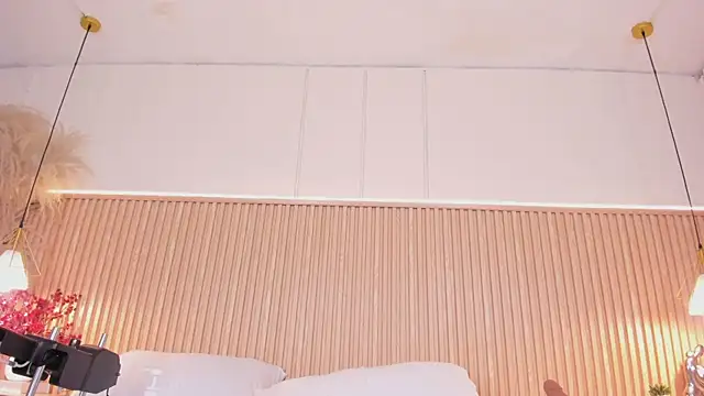 NahimiThompson webcam