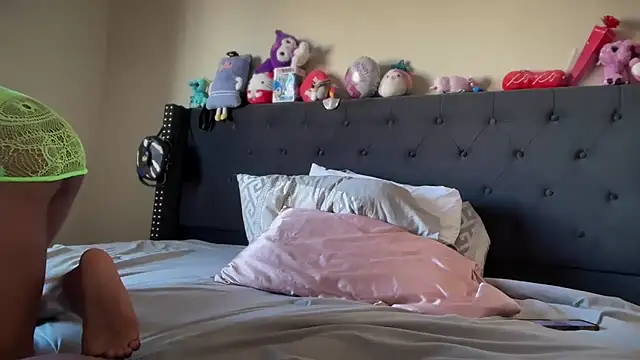 Cum2Charm