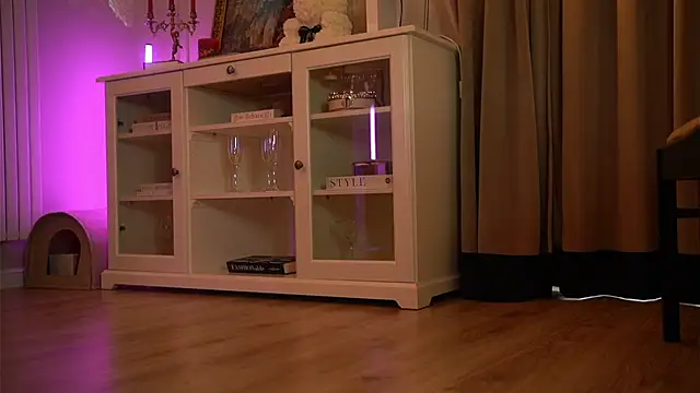 Your_Nicolett live webcam show