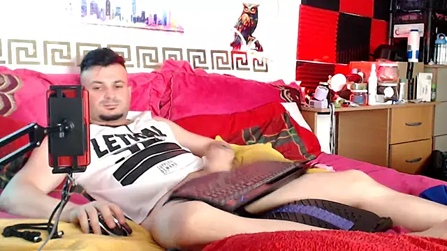 Hugec0ck007 live cam on StripChat
