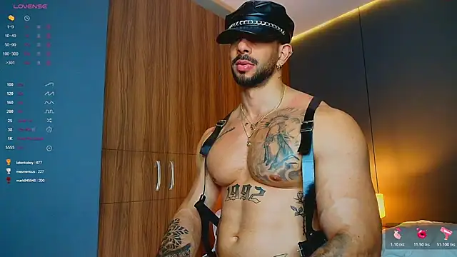 massimo_visconti live cam on StripChat