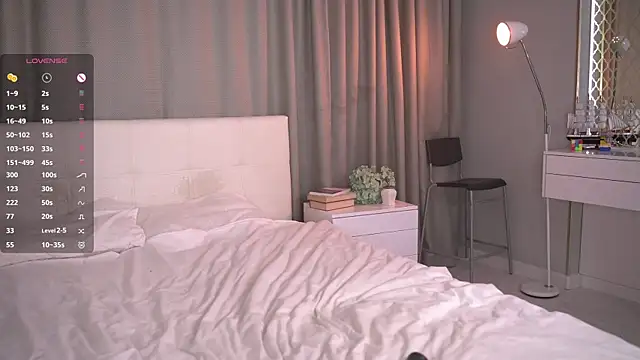 HuldaAutman live cam
