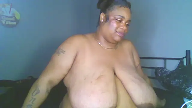 NaughtyHottieBBW