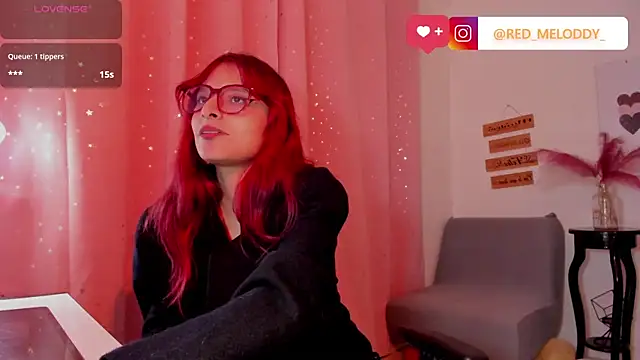 RedMeloddy live cam on StripChat
