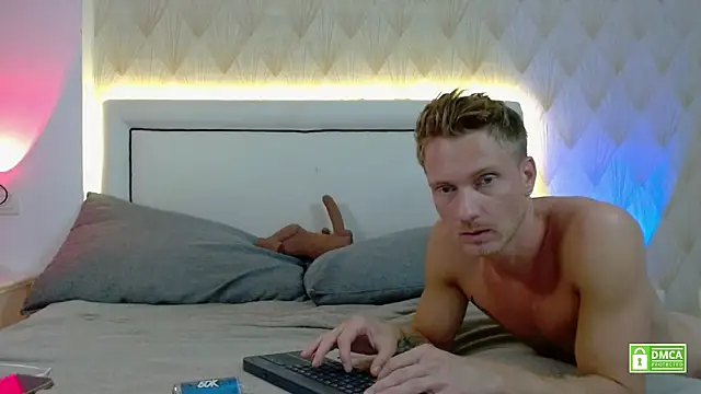 JessicaSteve live cam on StripChat