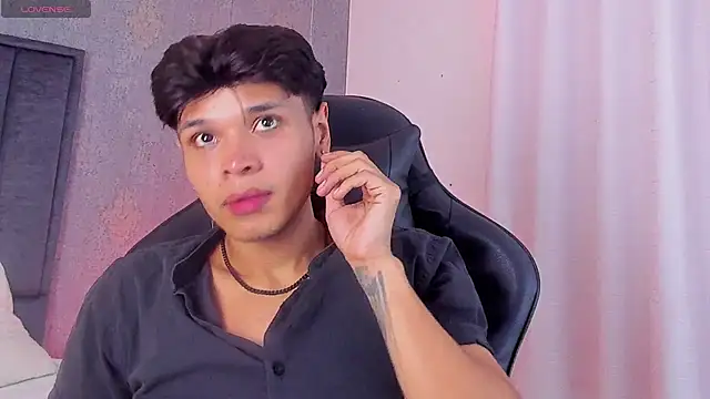 Alejandroo_Montenegro webcam
