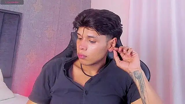 Alejandroo_Montenegro webcam