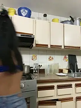 SaharQamar live cam on StripChat