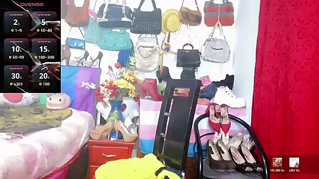 Xiaraa26 live cam on StripChat