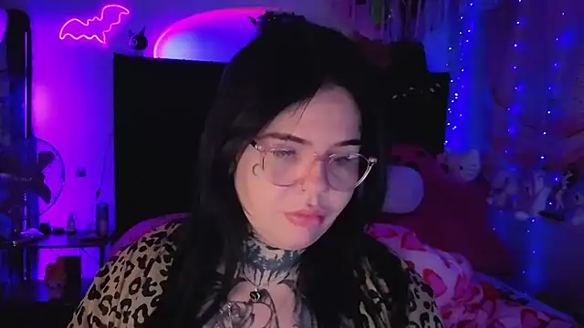 BigBootyHolly webcam