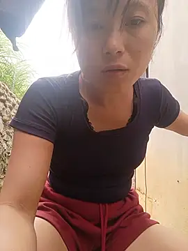 Linda-yiyi live webcam show