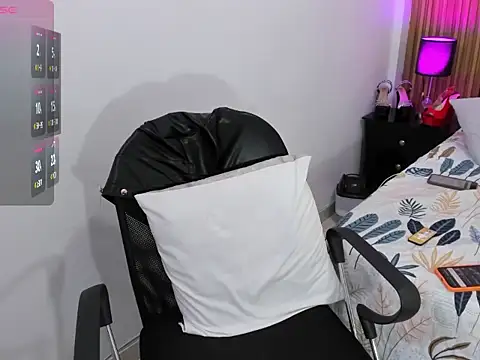 Pauline_Fox webcam