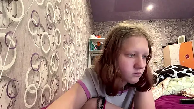 birgitkamal (F teen) - show boobs and play with nipples