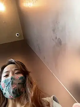 kiss_loo (F milf) - 户外挤🥛