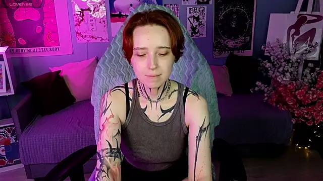 vixen_noir (F young) - show outfit turn around