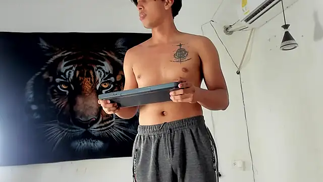 zachayra_smith webcam