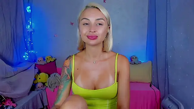 yourlizzydoll (F young) - stay topless+blowjob 3 min