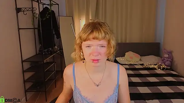 VioletDesiree webcam