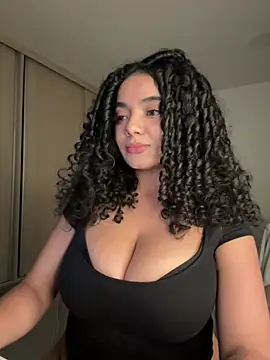 curlyierr (F young) - Undress and get naked + Twerk