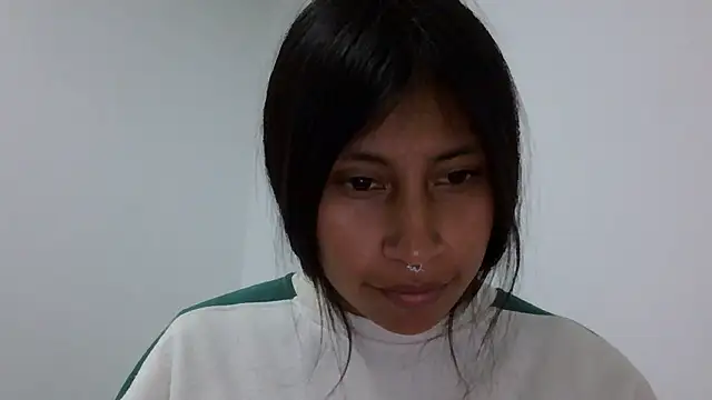 Pocahontas_Honey webcam