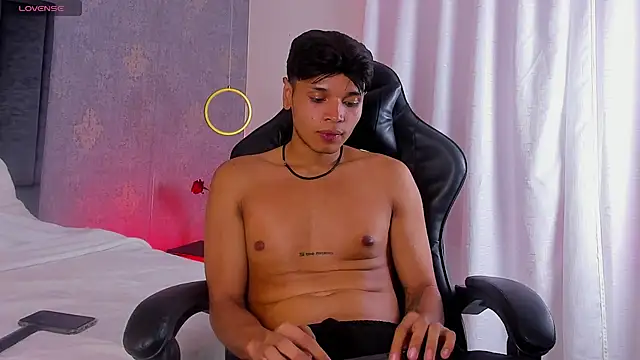 Alejandroo_Montenegro webcam