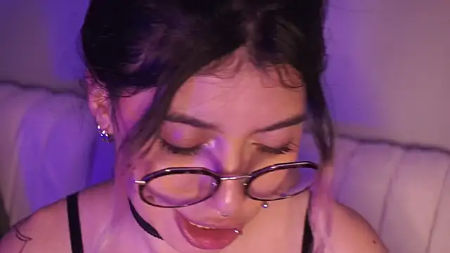 Violetta_Nur webcam