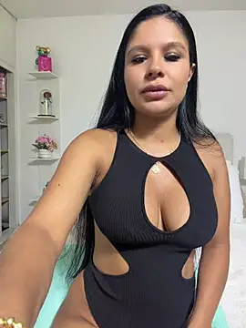 Elara_Luxe webcam