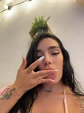 milasantana_ live webcam show
