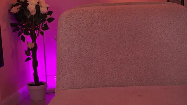 AzraReign live webcam show