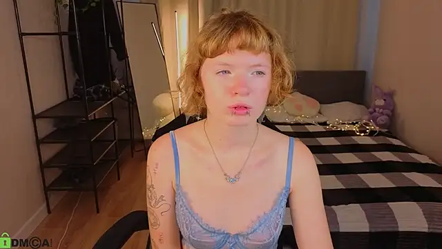 VioletDesiree webcam