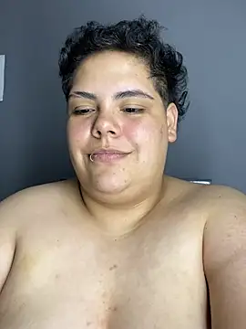 Hailey_Curvy webcam