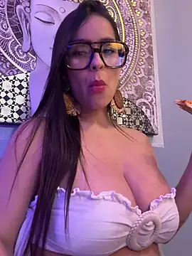 mau_white (F milf) - Wowww Mau you are so sexy GLT 4 photos