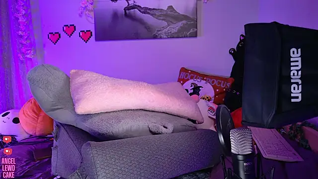 Angel-Lewd-Cake webcam