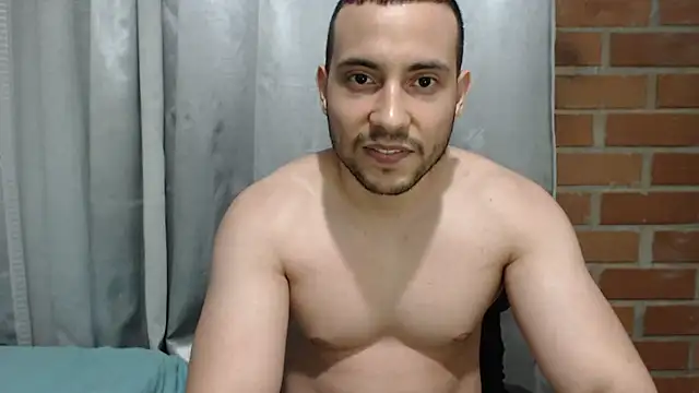 armando_2002 - Armando_2002's free webcam - UK Sex Cams