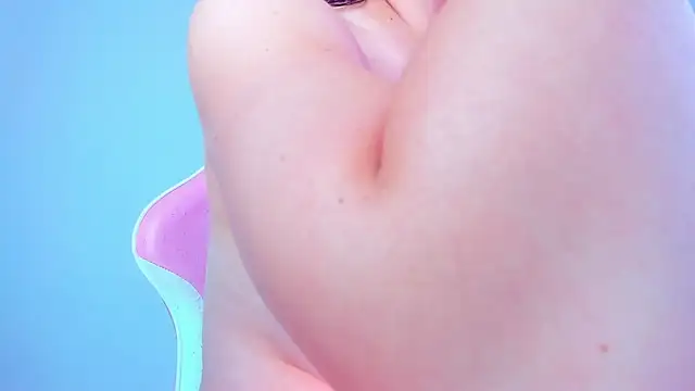 Model: Ariana_f
