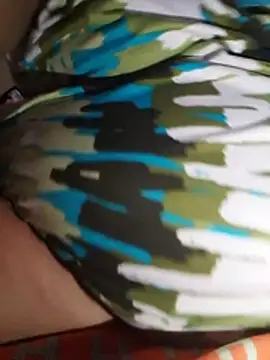 Huge_mama69 live cam on StripChat