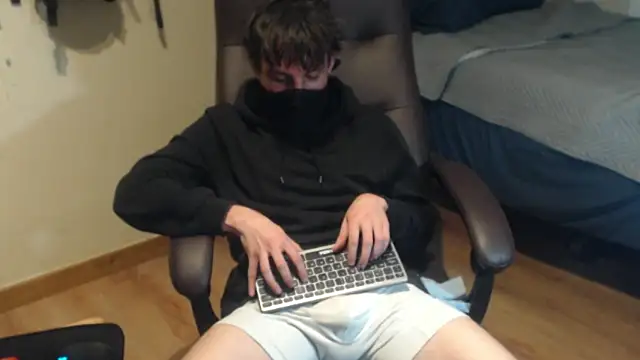 kikelargo22 (M young) - #big-balls #big-cocks #black-hair #cam2cam #cheap-privates #dirty-talk #fingering #flexing #foot-fetish #handjob #hd #jerk-off-instruction #latin #masturbation #muscular #oil-show #orgasm #recordable-privates #recordable-publics #sexting #shower #small-audience #spanish-speaking #spanking #straight #striptease #student #venezuelan #young