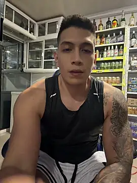 oliverwest04 (M young) - cum in the liquor store 🍆💦😈🥵