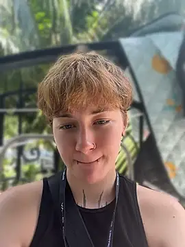 icemur (F teen) - 2 Fingers in the pussy